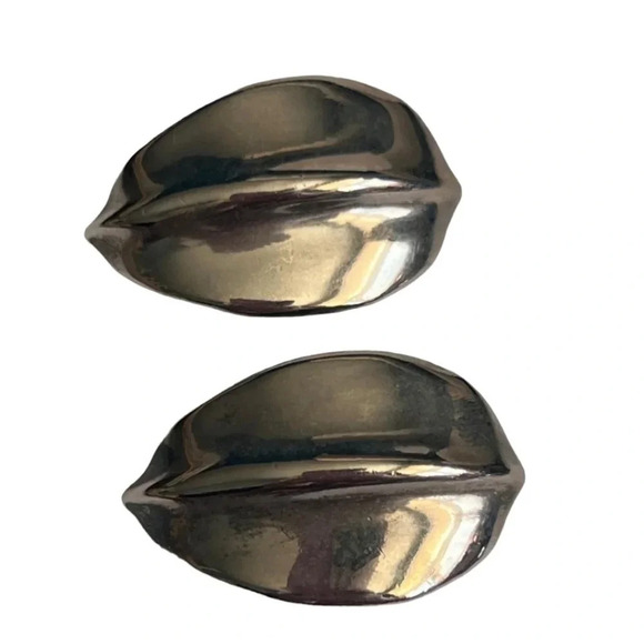 VINTAGE STERLING SMOOTH TAPERED LEAF CLIP-ON EARRINGS - Picture 3 of 3